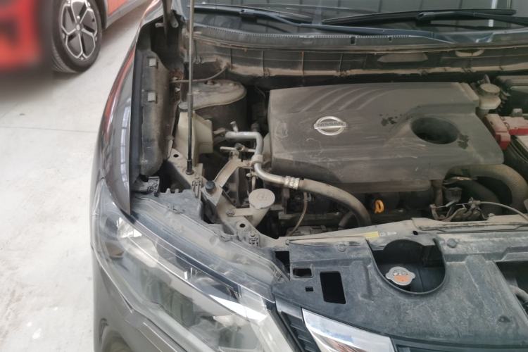 Used Nissan X-Trail 2017 2.0L CVT Comfort Edition 2WD Engine Bay Right