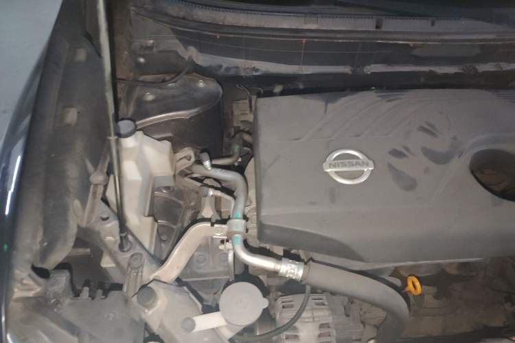 Used Nissan X-Trail 2017 2.0L CVT Comfort Edition 2WD Engine Bay Right