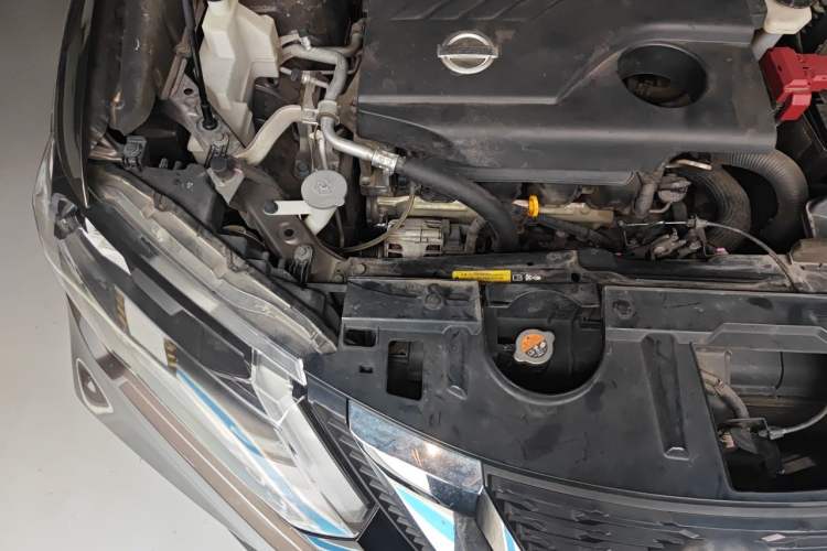 Used Nissan X-Trail 2017 2.0L CVT Comfort Edition 2WD Engine Bay Right