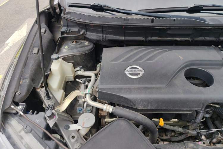 Used Nissan X-Trail 2017 2.0L CVT Comfort Edition 2WD Engine Bay Right