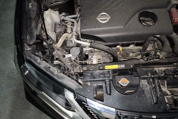 Used Nissan X-Trail 2017 2.0L CVT Comfort Edition 2WD Engine Bay Right