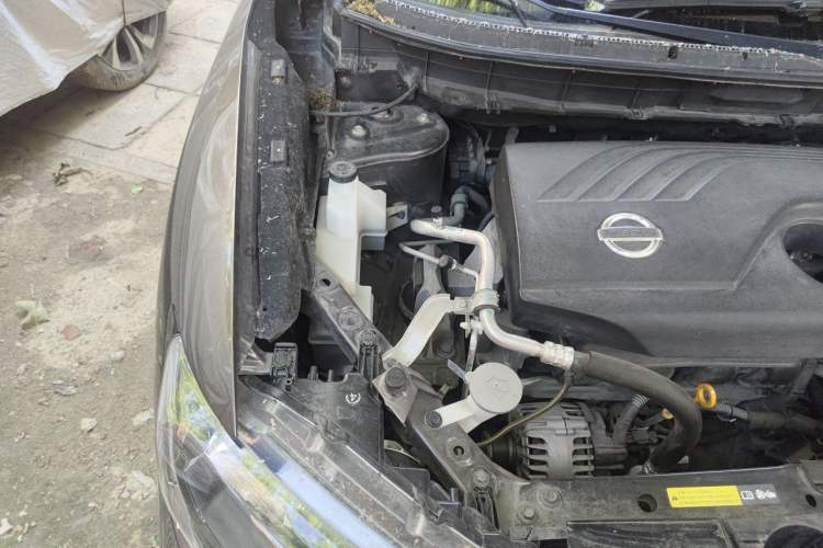 Used Nissan X-Trail 2017 2.0L CVT Comfort Edition 2WD Engine Bay Right