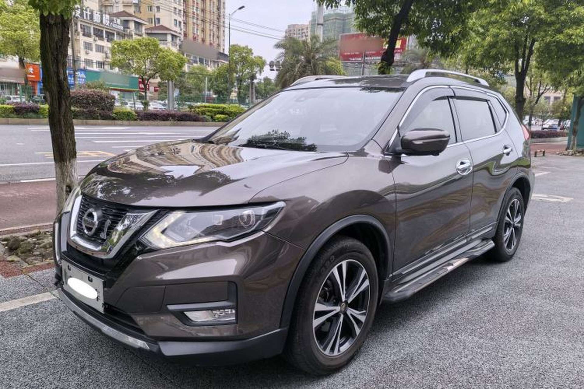 Used Nissan X-Trail 2017 2.5L CVT Luxury Edition 4WD Front Left 45 Deg