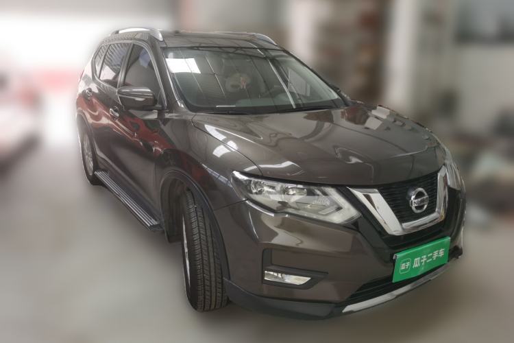 Used Nissan X-Trail 2017 2.0L CVT Comfort Edition 2WD Front Right 45 Deg