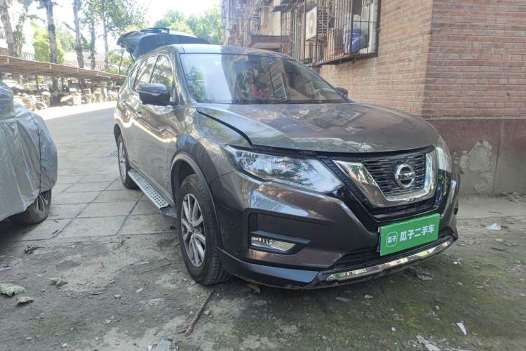 Used Nissan X-Trail 2017 2.0L CVT Comfort Edition 2WD Front Right 45 Deg