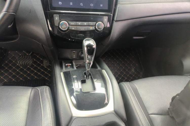 Used Nissan X-Trail 2017 2.5L CVT Luxury Edition 4WD Gear Lever