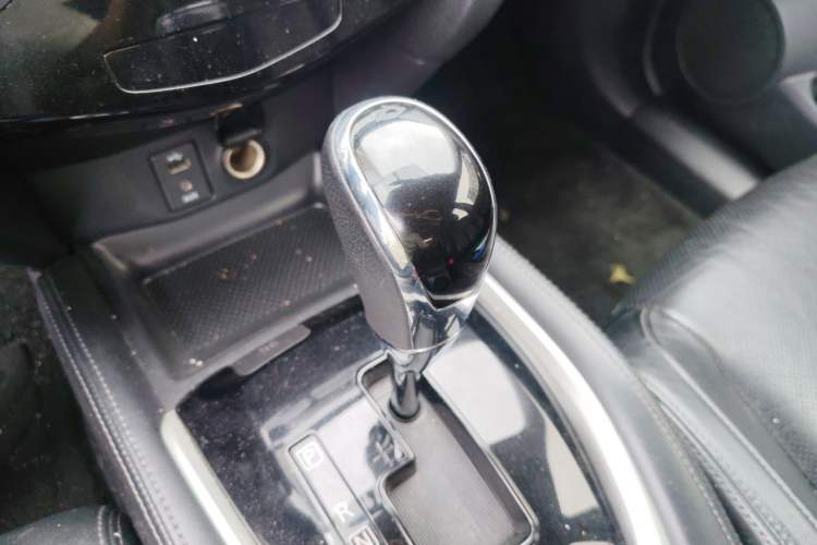 Used Nissan X-Trail 2017 2.0L CVT Comfort Edition 2WD Gear Lever