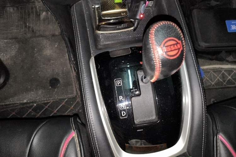 Used Nissan X-Trail 2017 2.0L CVT Comfort Edition 2WD Gear Lever
