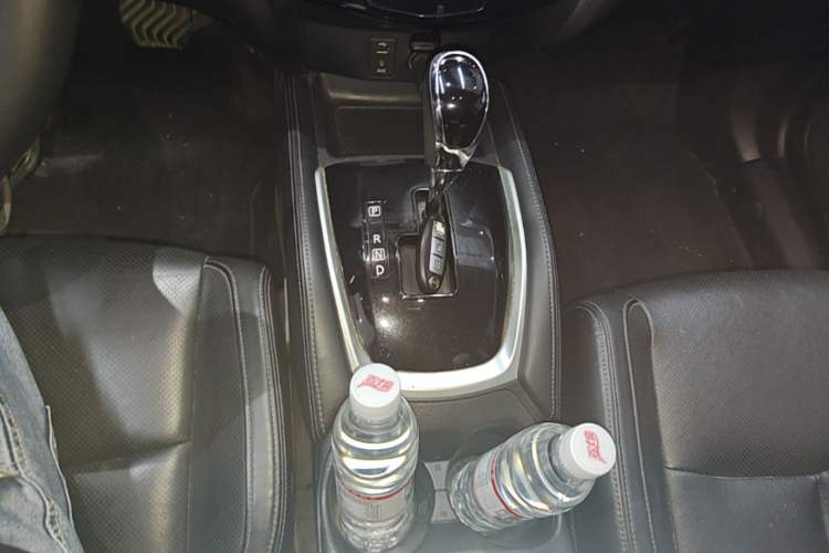 Used Nissan X-Trail 2017 2.0L CVT Comfort Edition 2WD Gear Lever