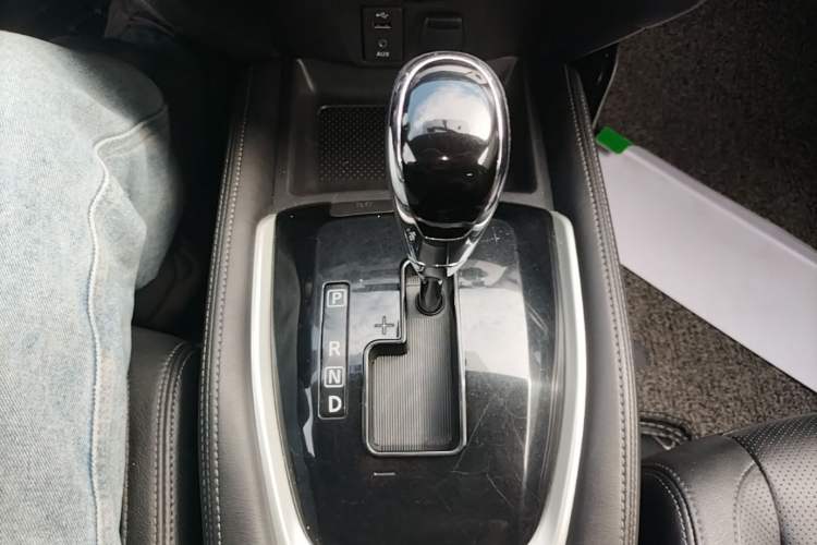 Used Nissan X-Trail 2017 2.0L CVT Comfort Edition 2WD Gear Lever