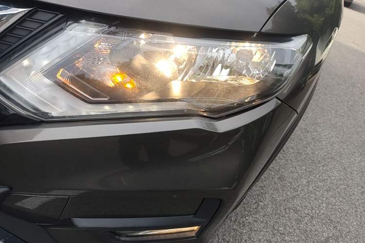 Used Nissan X-Trail 2017 2.0L CVT Comfort Edition 2WD Left Front Headlight