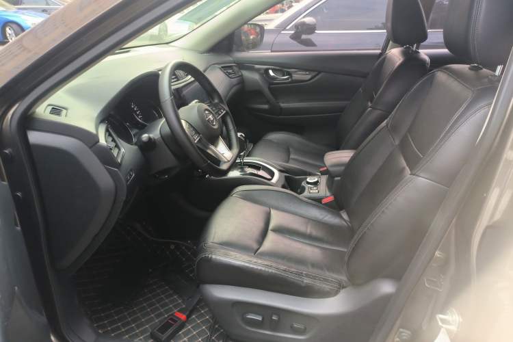 Used Nissan X-Trail 2017 2.5L CVT Luxury Edition 4WD Left Front Seat