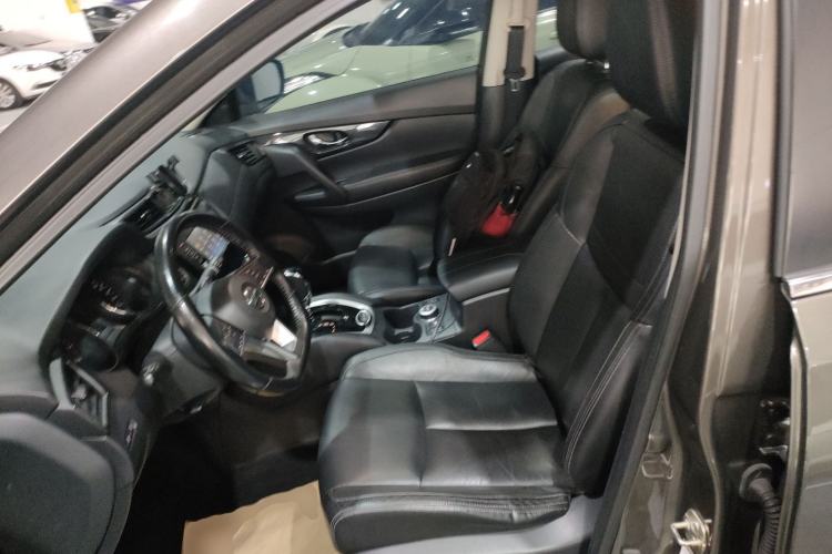 Used Nissan X-Trail 2017 2.5L CVT Luxury Edition 4WD Left Front Seat