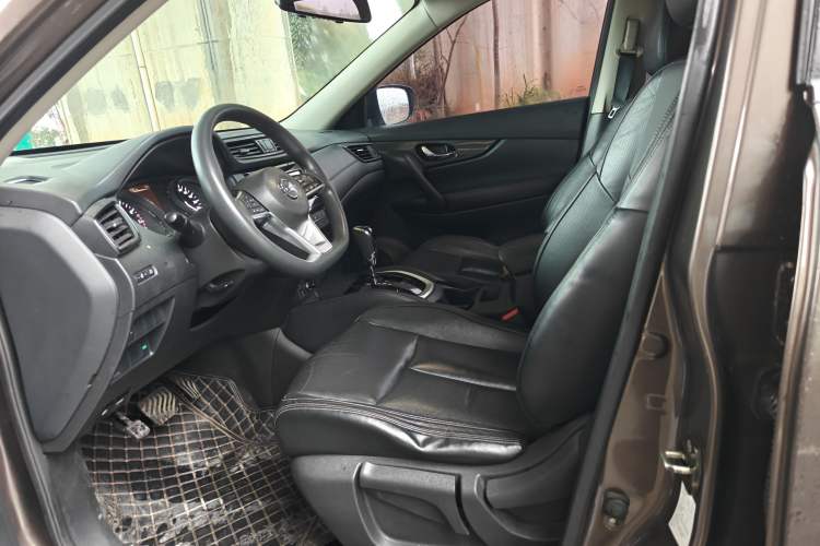 Used Nissan X-Trail 2017 2.0L CVT Comfort Edition 2WD Left Front Seat