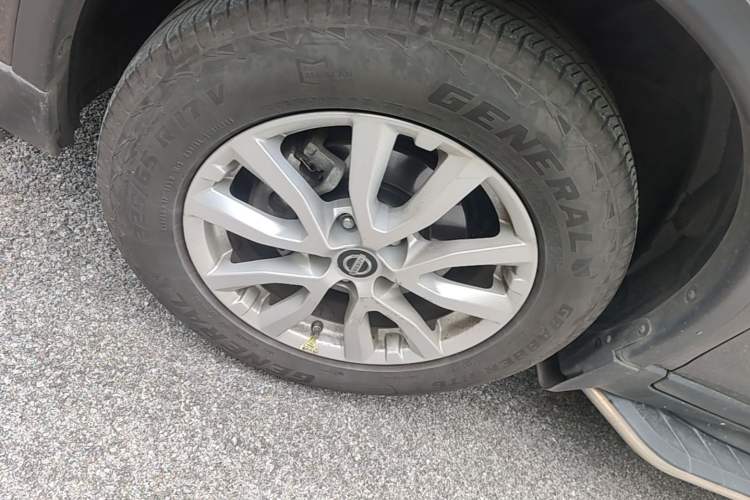 Used Nissan X-Trail 2017 2.0L CVT Comfort Edition 2WD Left Front Wheel Hub