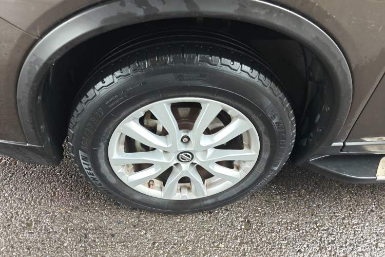 Used Nissan X-Trail 2017 2.0L CVT Comfort Edition 2WD Left Front Wheel Hub