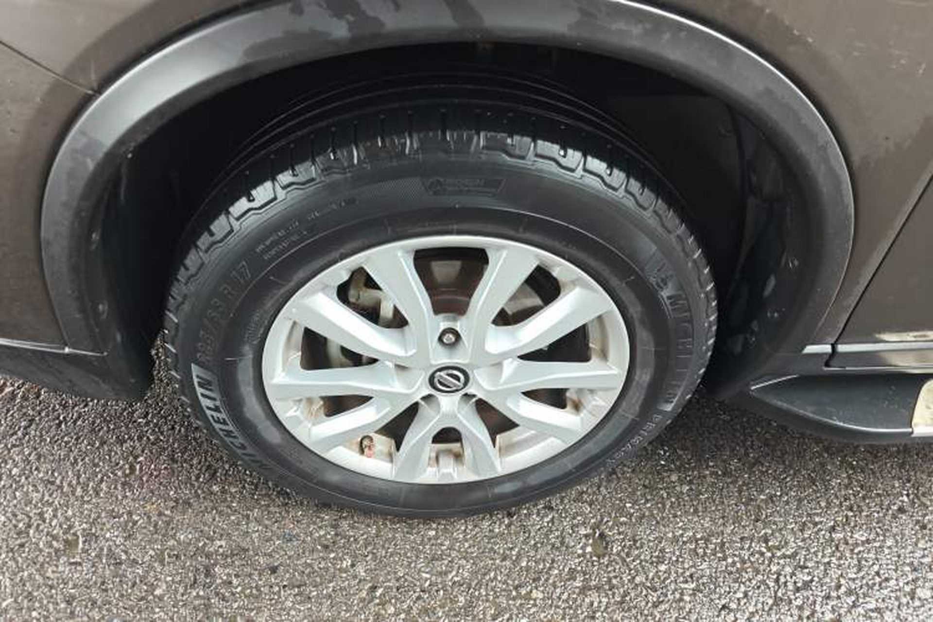 Used Nissan X-Trail 2017 2.0L CVT Comfort Edition 2WD Left Front Wheel Hub