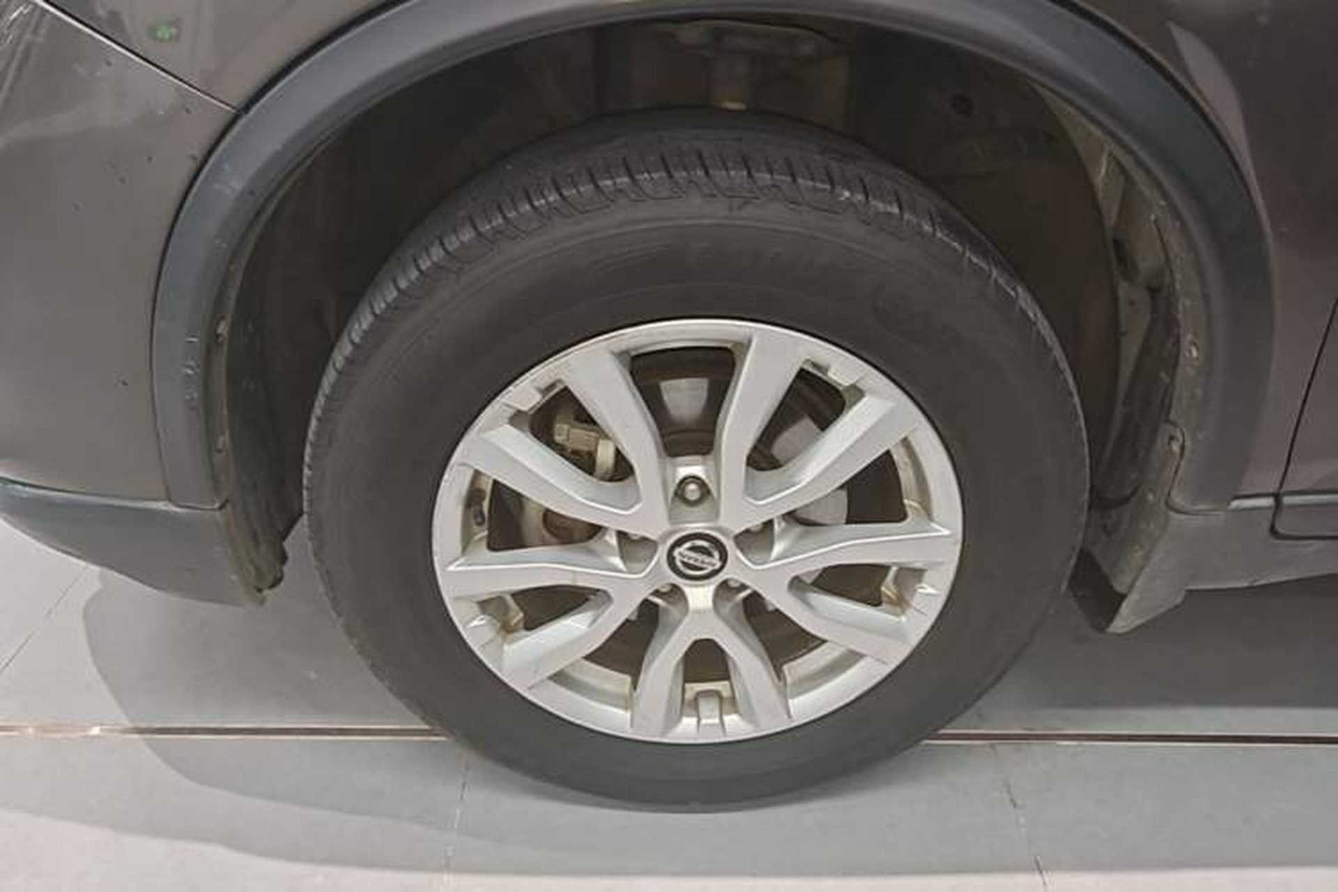Used Nissan X-Trail 2017 2.0L CVT Comfort Edition 2WD Left Front Wheel Hub