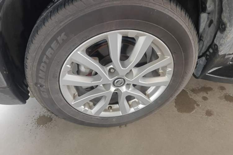 Used Nissan X-Trail 2017 2.0L CVT Comfort Edition 2WD Left Front Wheel Hub