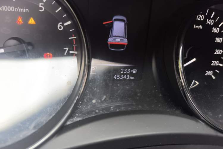 Used Nissan X-Trail 2017 2.0L CVT Comfort Edition 2WD Odometer Close Up
