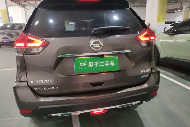 Used Nissan X-Trail 2017 2.5L CVT Luxury Edition 4WD Rear