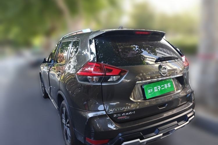 Used Nissan X-Trail 2017 2.5L CVT Luxury Edition 4WD Rear Left 45 Deg