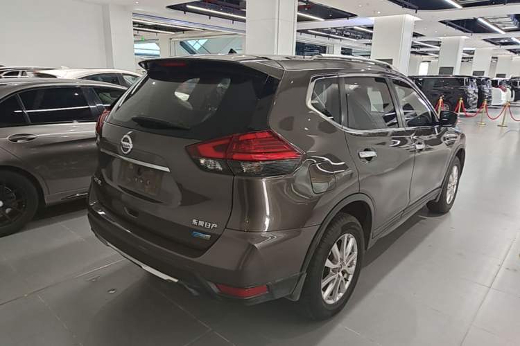 Used Nissan X-Trail 2017 2.0L CVT Comfort Edition 2WD Rear Right 45 Deg