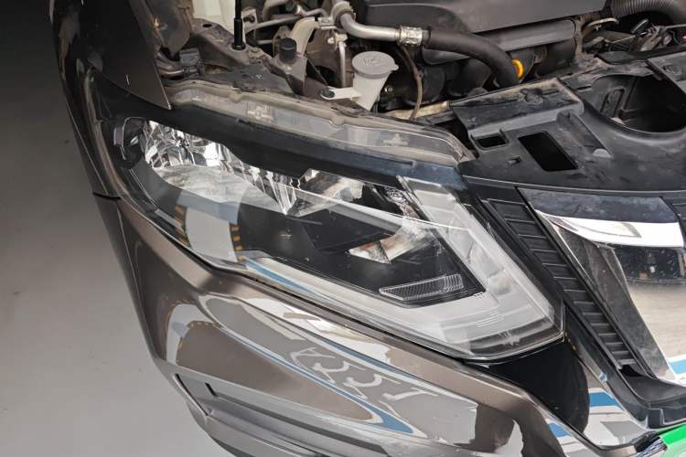 Used Nissan X-Trail 2017 2.0L CVT Comfort Edition 2WD Right Front Headlight