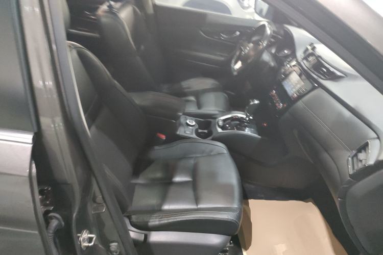 Used Nissan X-Trail 2017 2.5L CVT Luxury Edition 4WD Right Front Seat