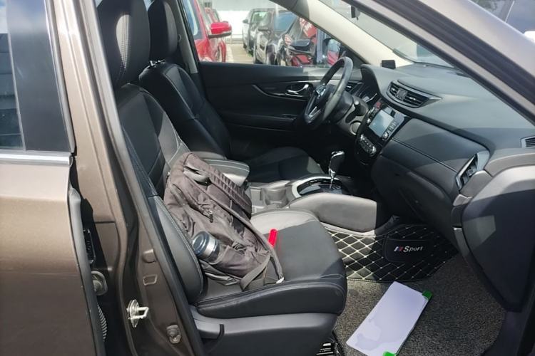 Used Nissan X-Trail 2017 2.0L CVT Comfort Edition 2WD Right Front Seat