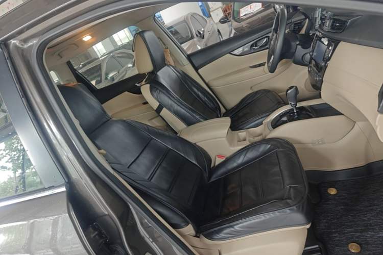 Used Nissan X-Trail 2017 2.0L CVT Comfort Edition 2WD Right Front Seat