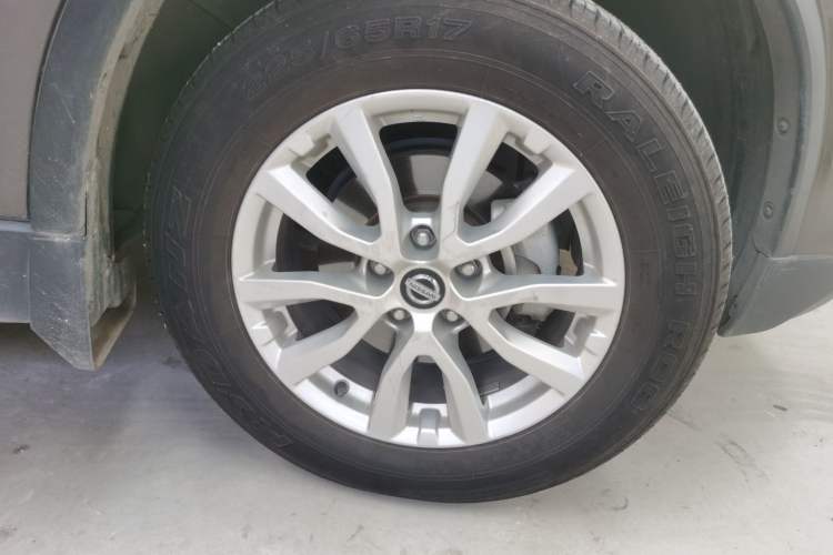 Used Nissan X-Trail 2017 2.0L CVT Comfort Edition 2WD Right Front Wheel Hub
