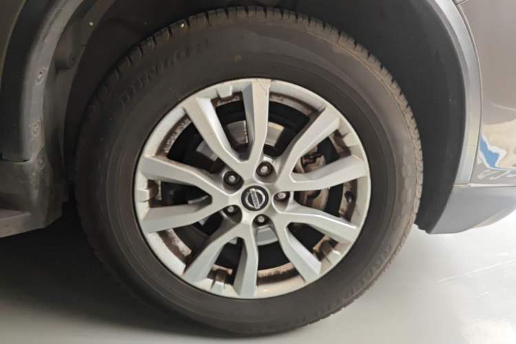 Used Nissan X-Trail 2017 2.0L CVT Comfort Edition 2WD Right Front Wheel Hub