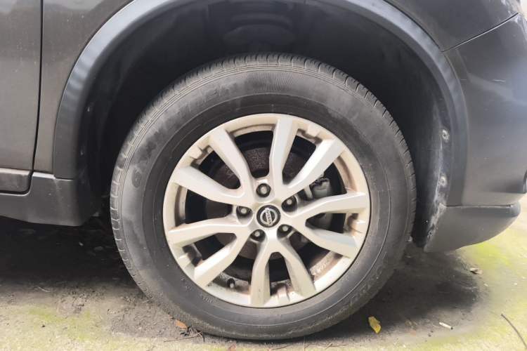 Used Nissan X-Trail 2017 2.0L CVT Comfort Edition 2WD Right Front Wheel Hub