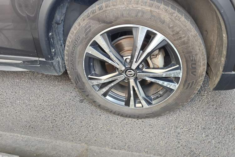 Used Nissan X-Trail 2017 2.5L CVT Luxury Edition 4WD Right Front Wheel Hub