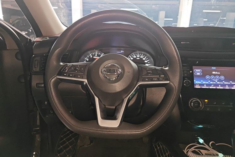 Used Nissan X-Trail 2017 2.0L CVT Comfort Edition 2WD Steering Wheel