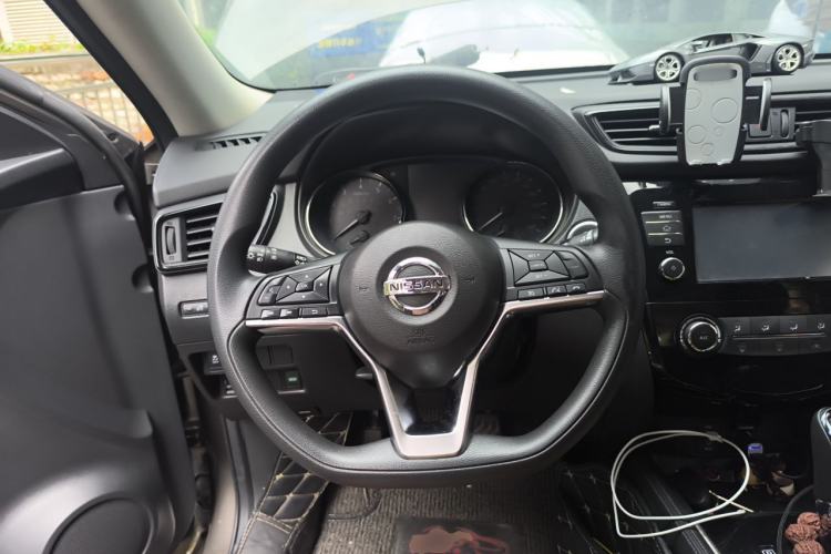 Used Nissan X-Trail 2017 2.0L CVT Comfort Edition 2WD Steering Wheel