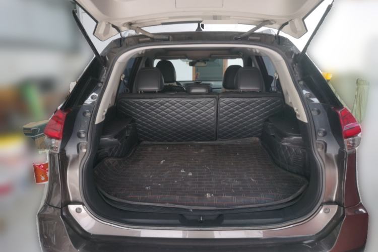 Used Nissan X-Trail 2017 2.0L CVT Comfort Edition 2WD Trunk