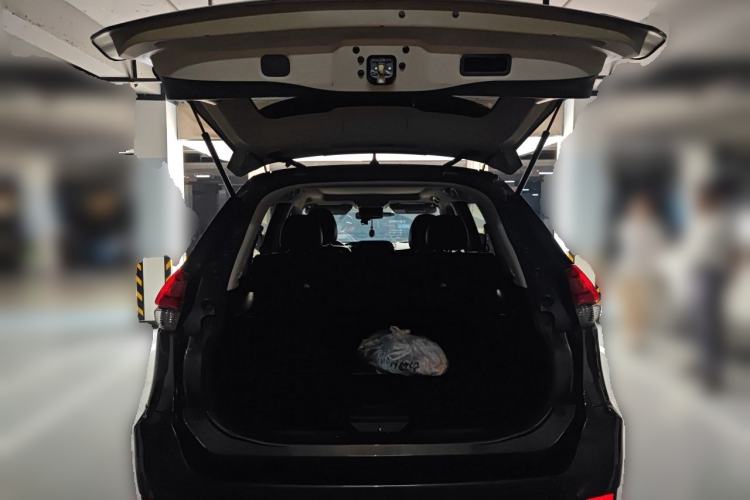 Used Nissan X-Trail 2017 2.0L CVT Comfort Edition 2WD Trunk