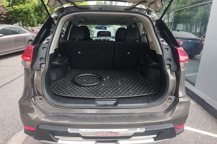 Used Nissan X-Trail 2017 2.0L CVT Comfort Edition 2WD Trunk