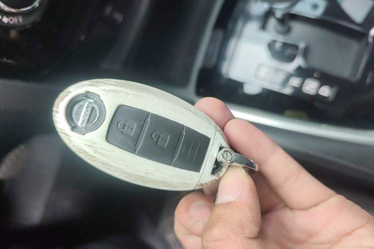 Used Nissan X-Trail 2017 2.0L CVT Comfort Edition 2WD Vehicle Key