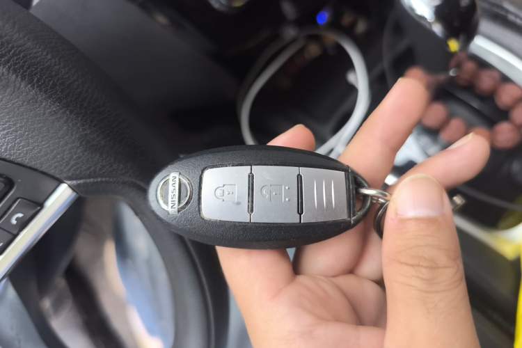 Used Nissan X-Trail 2017 2.0L CVT Comfort Edition 2WD Vehicle Key