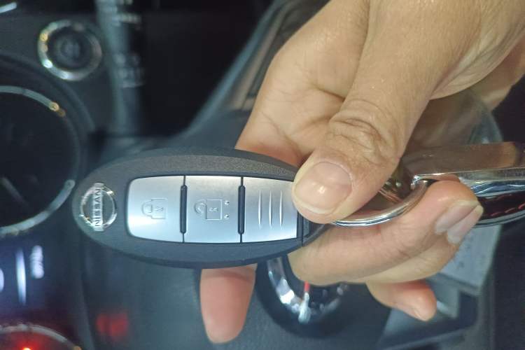 Used Nissan X-Trail 2017 2.0L CVT Comfort Edition 2WD Vehicle Key