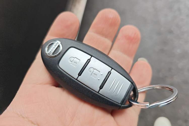 Used Nissan X-Trail 2017 2.0L CVT Comfort Edition 2WD Vehicle Key