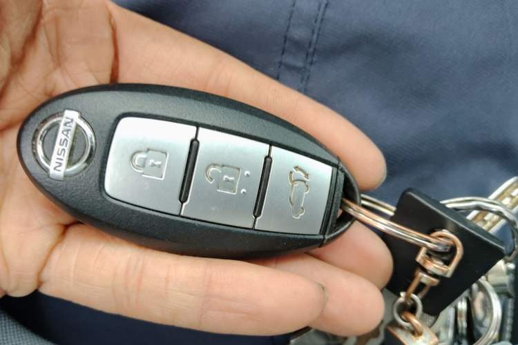 Used Nissan X-Trail 2017 2.5L CVT Luxury Edition 4WD Vehicle Key