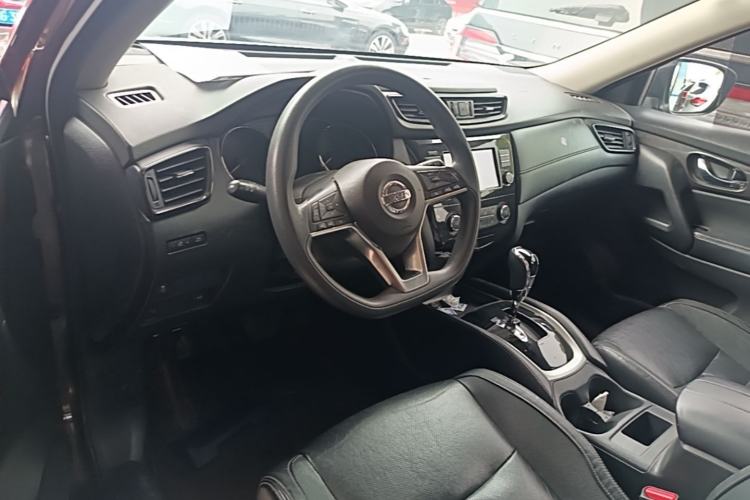 Used Nissan X-Trail 2017 2.0L CVT Comfort Edition 2WD Center Console