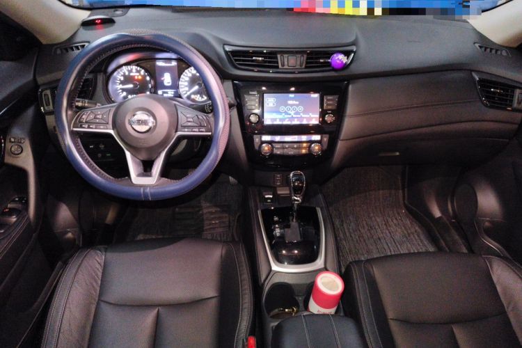Used Nissan X-Trail 2017 2.5L CVT Luxury Edition 4WD Center Console