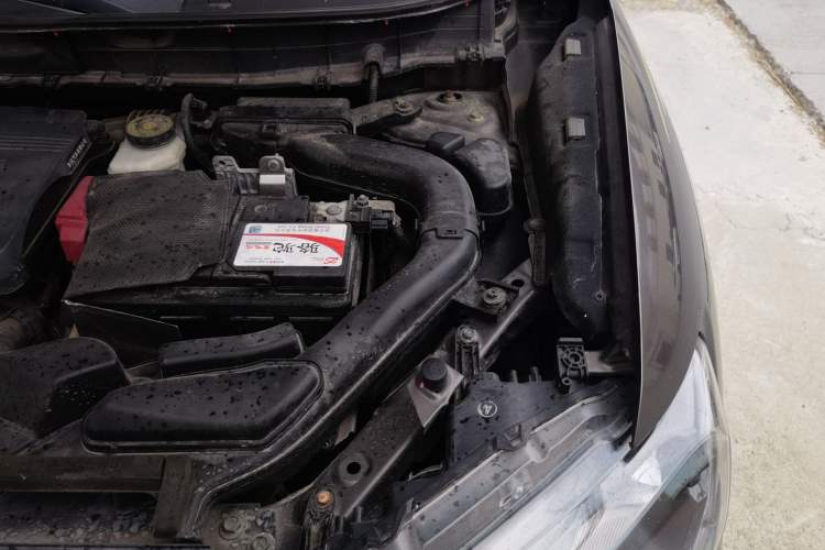 Used Nissan X-Trail 2017 2.5L CVT 7-Seater Leading Edition 4WD Engine Bay Left