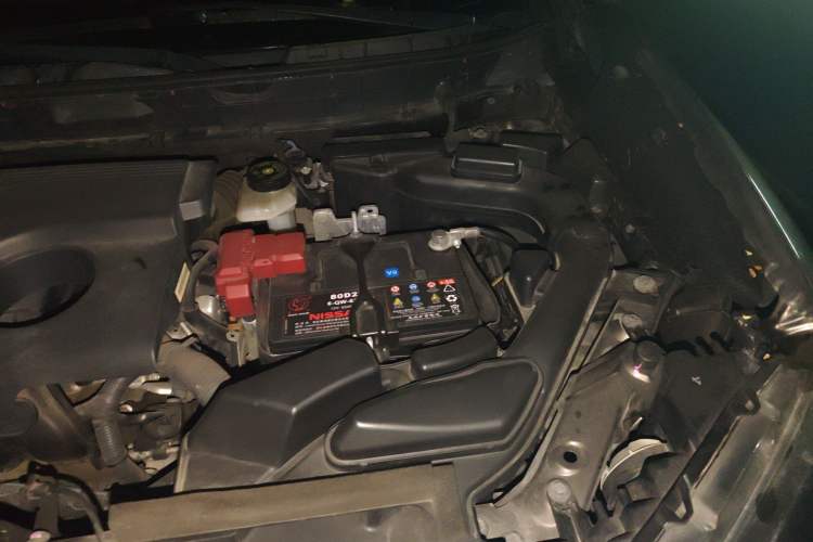 Used Nissan X-Trail 2017 2.0L CVT Comfort Edition 2WD Engine Bay Left