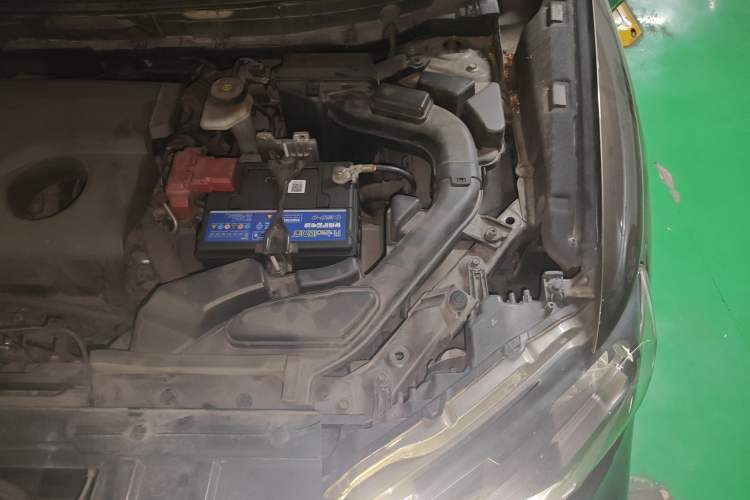 Used Nissan X-Trail 2017 2.0L CVT Comfort Edition 2WD Engine Bay Left
